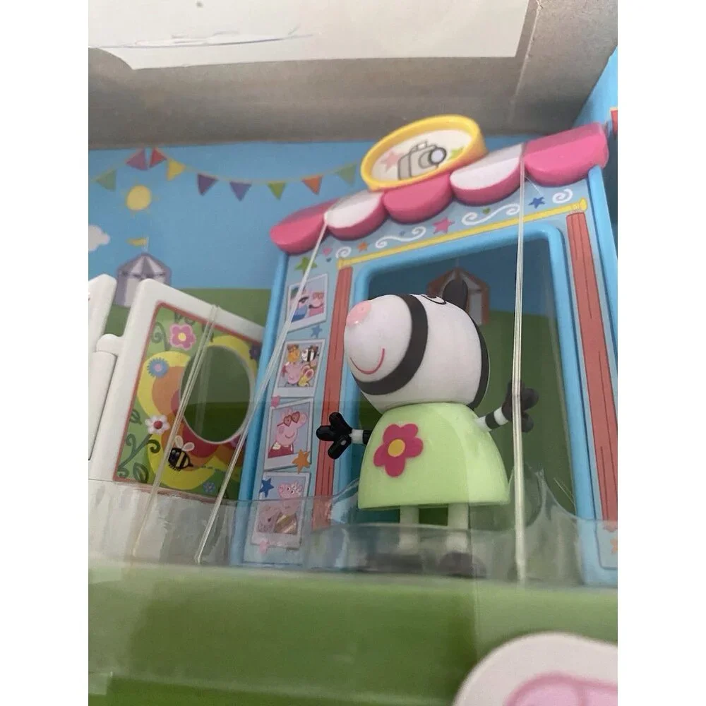 Peppa Pig Photo Booth Playtime Playset Peppa Pig & Zoe Zebra‎ NEW Sealed